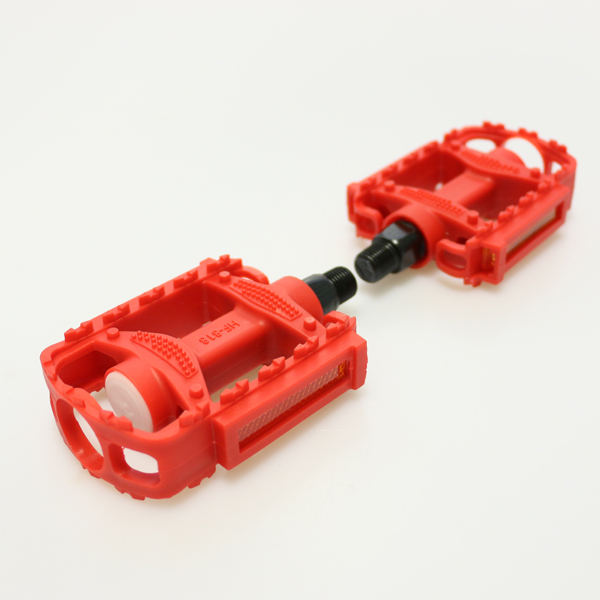 PEDAL PVC NIÑO 100X70MM 1/2'' RDO 16'' ROJO
